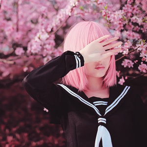 奶头被十几个男人吮故事
